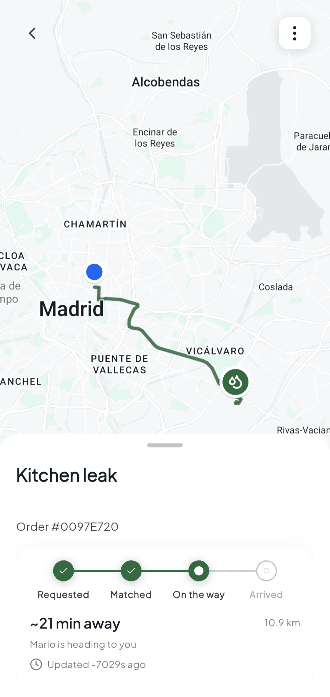Wajed live tracking — technician en route for a kitchen leak